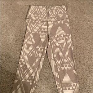Aerie leggings, size small. Tan with off white detail. Worn once.